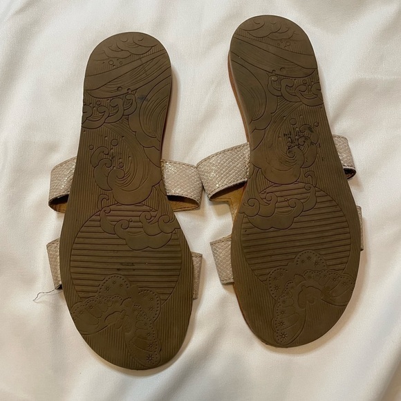 Daytrip size 7 brown and white sandals - Picture 3 of 4